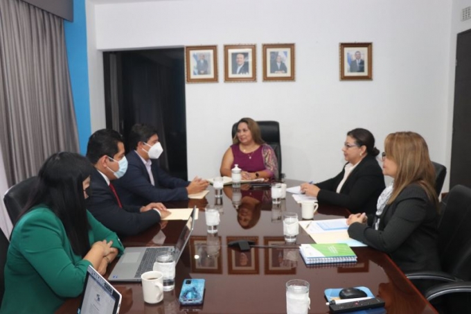 La Directora General UTE, Msc. Miriam Gerardine Aldana Revelo, sostuvo reunión de coordinación con Licenciada Rosario de Barillas, Miembro del Pleno del Tribunal de Ética Gubernamental, para el desarrollo de trabajo interinstitucional